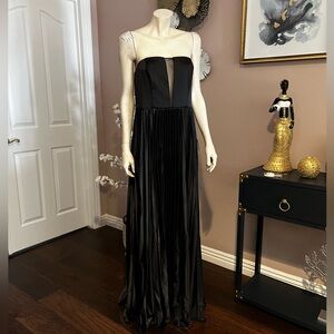 Lulu's Black Strapless Dress
